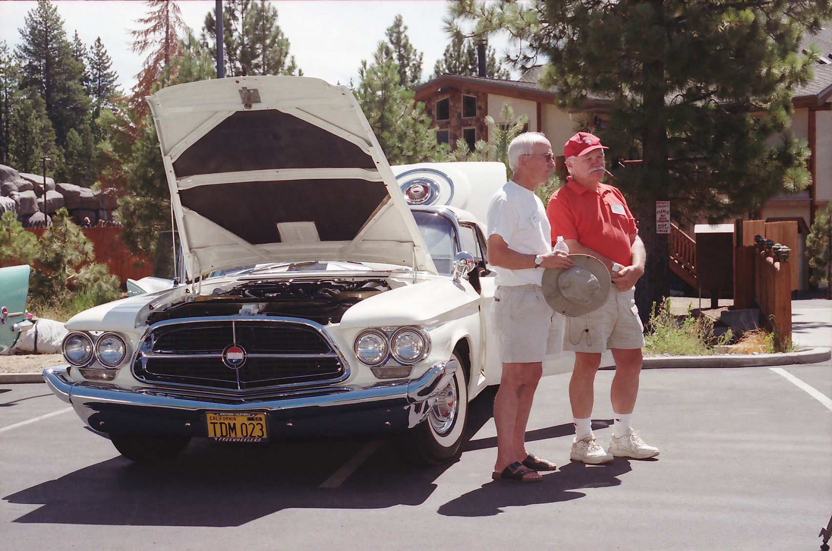 Henry Hopkins & Richard Palmer with Their 300F.jpg, 8/23/2005, 1875 kB