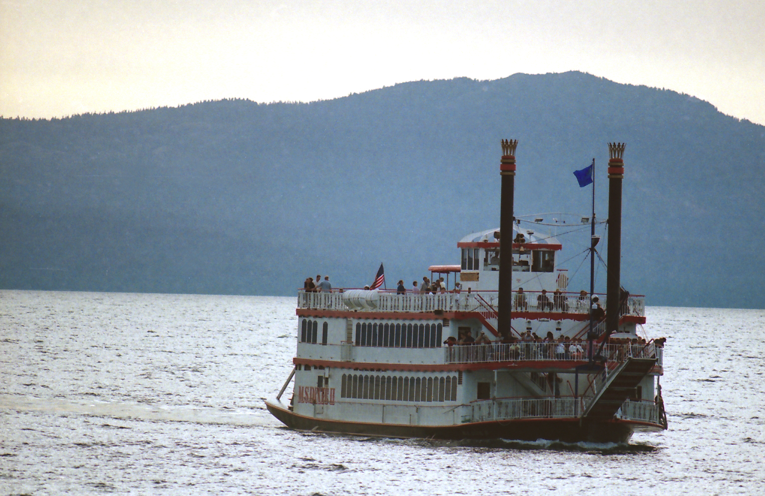 Sternwheeler.jpg, 8/23/2005, 1323 kB