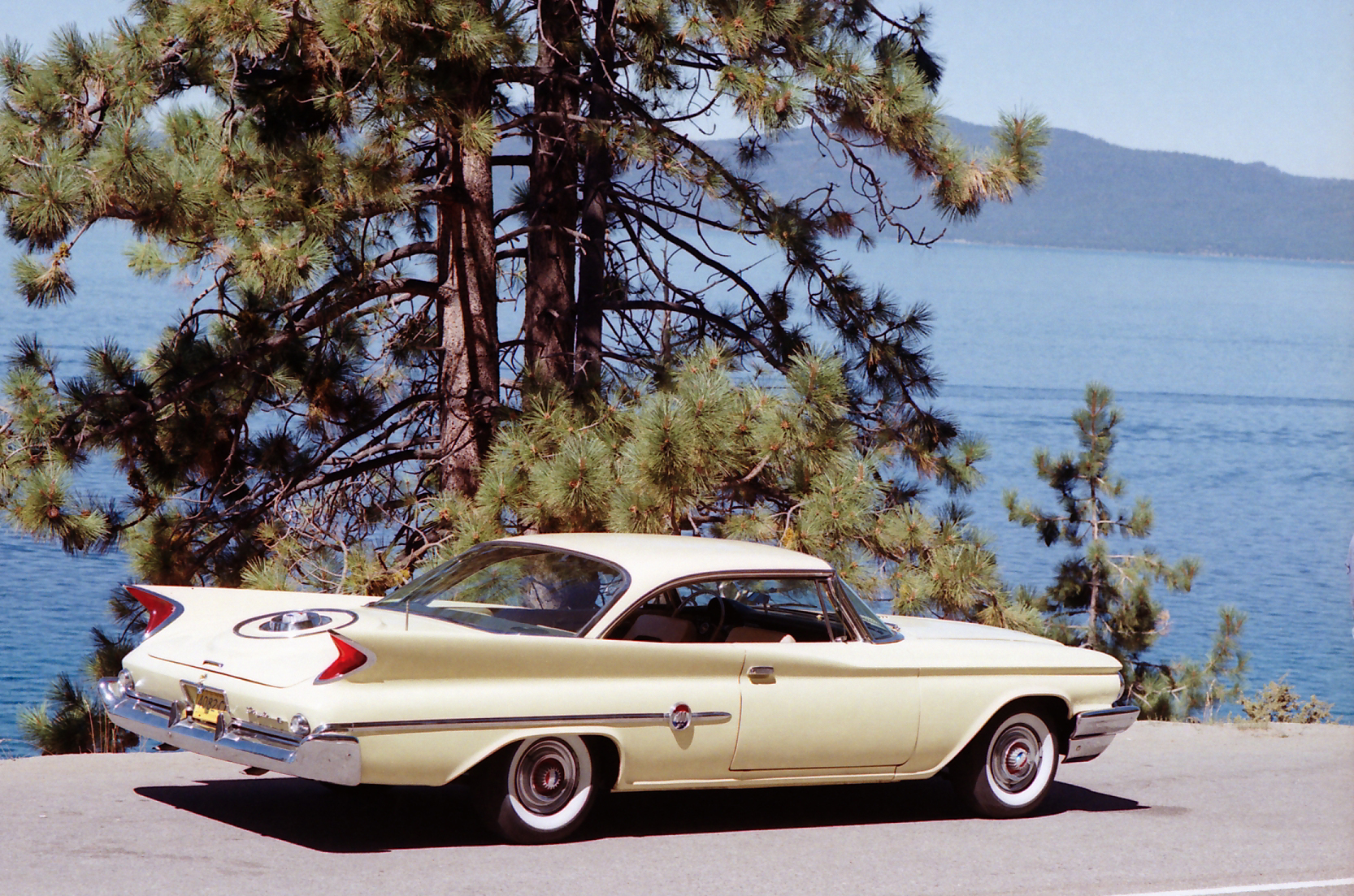 Yellow F by Lake.jpg, 8/23/2005, 1775 kB
